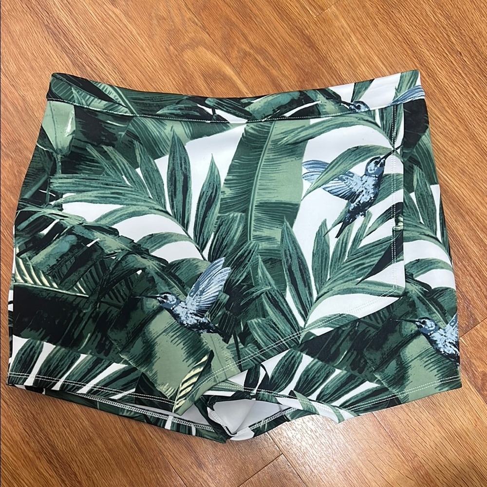 Abercrombie and Fitch Tropical Green Leaf Print Women's Skort